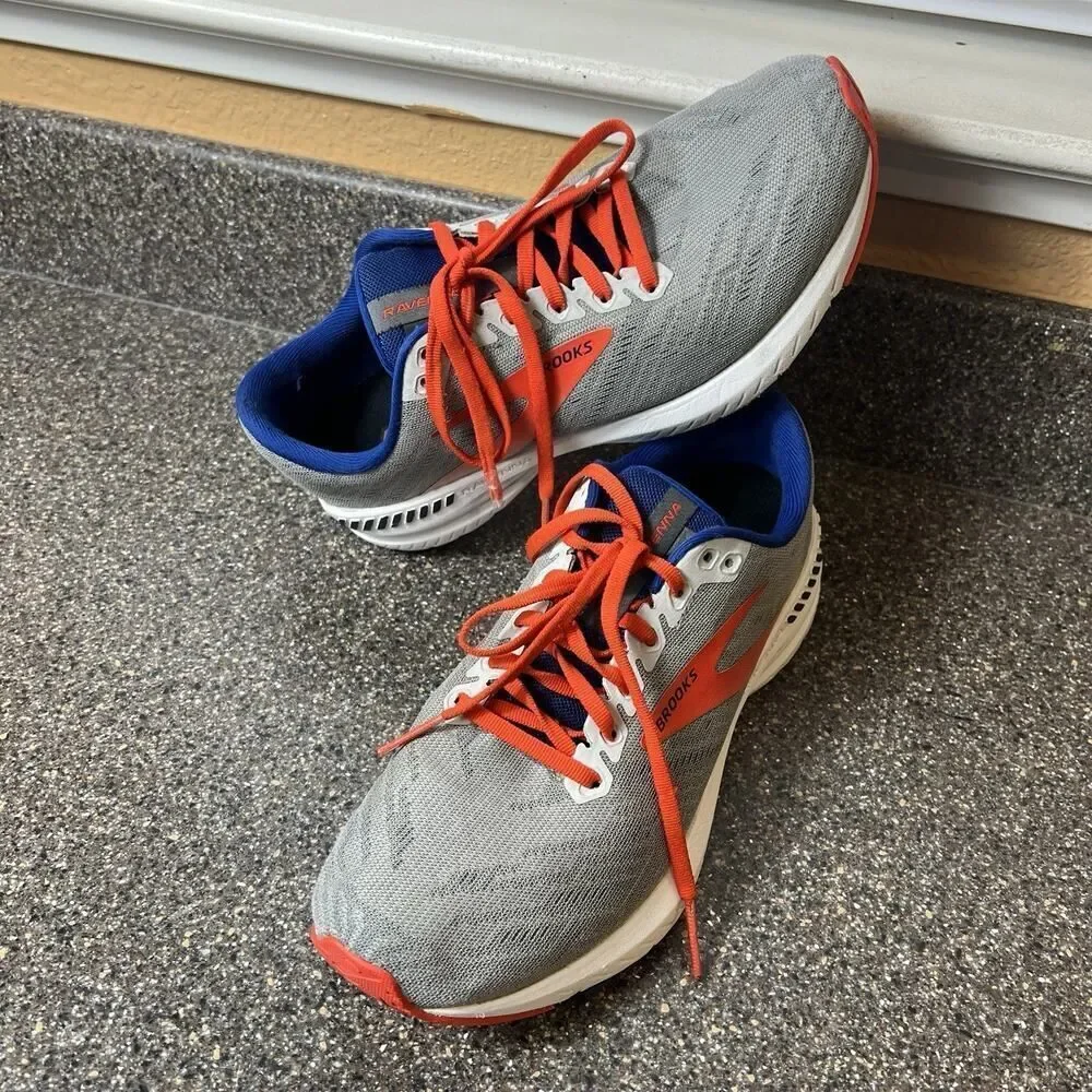 Brooks Ravenna 11 Athletic Mens Size 8 D Gray Road Running Shoes 1103301D049 Low